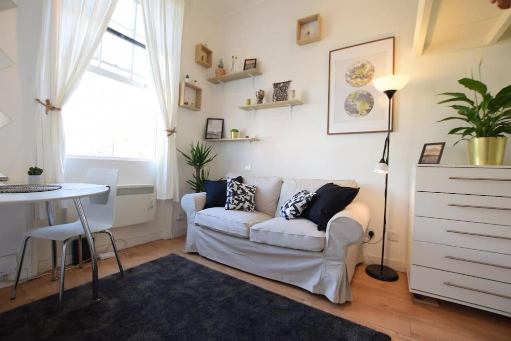 Stylish Studio Apartment Camden 런던 외부 사진