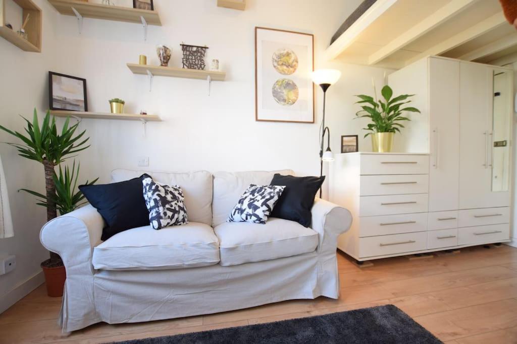 Stylish Studio Apartment Camden 런던 외부 사진